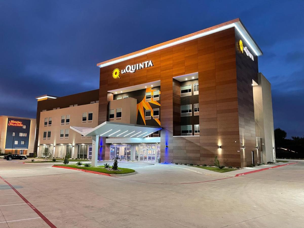 La Quinta Inn & Suites By Wyndham Dallas/Fairpark מראה חיצוני תמונה
