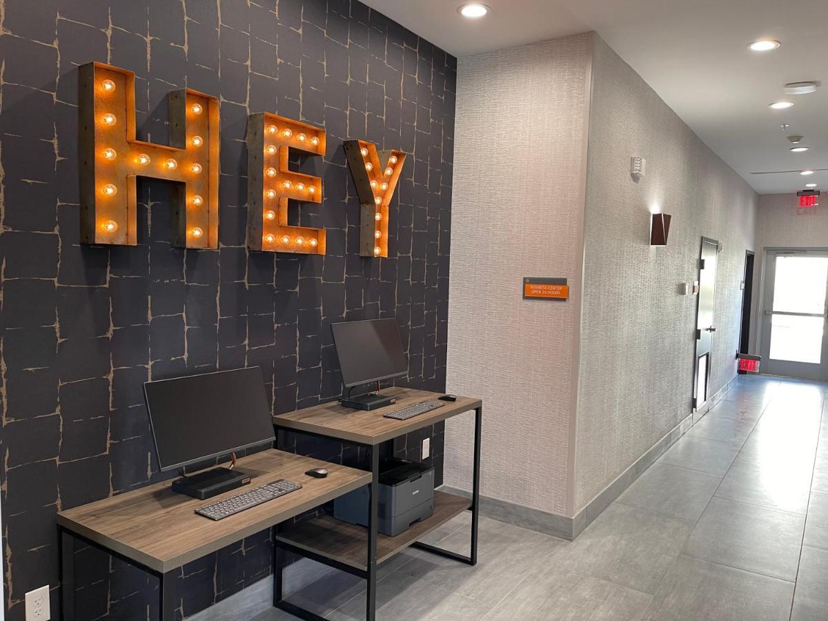 La Quinta Inn & Suites By Wyndham Dallas/Fairpark מראה חיצוני תמונה