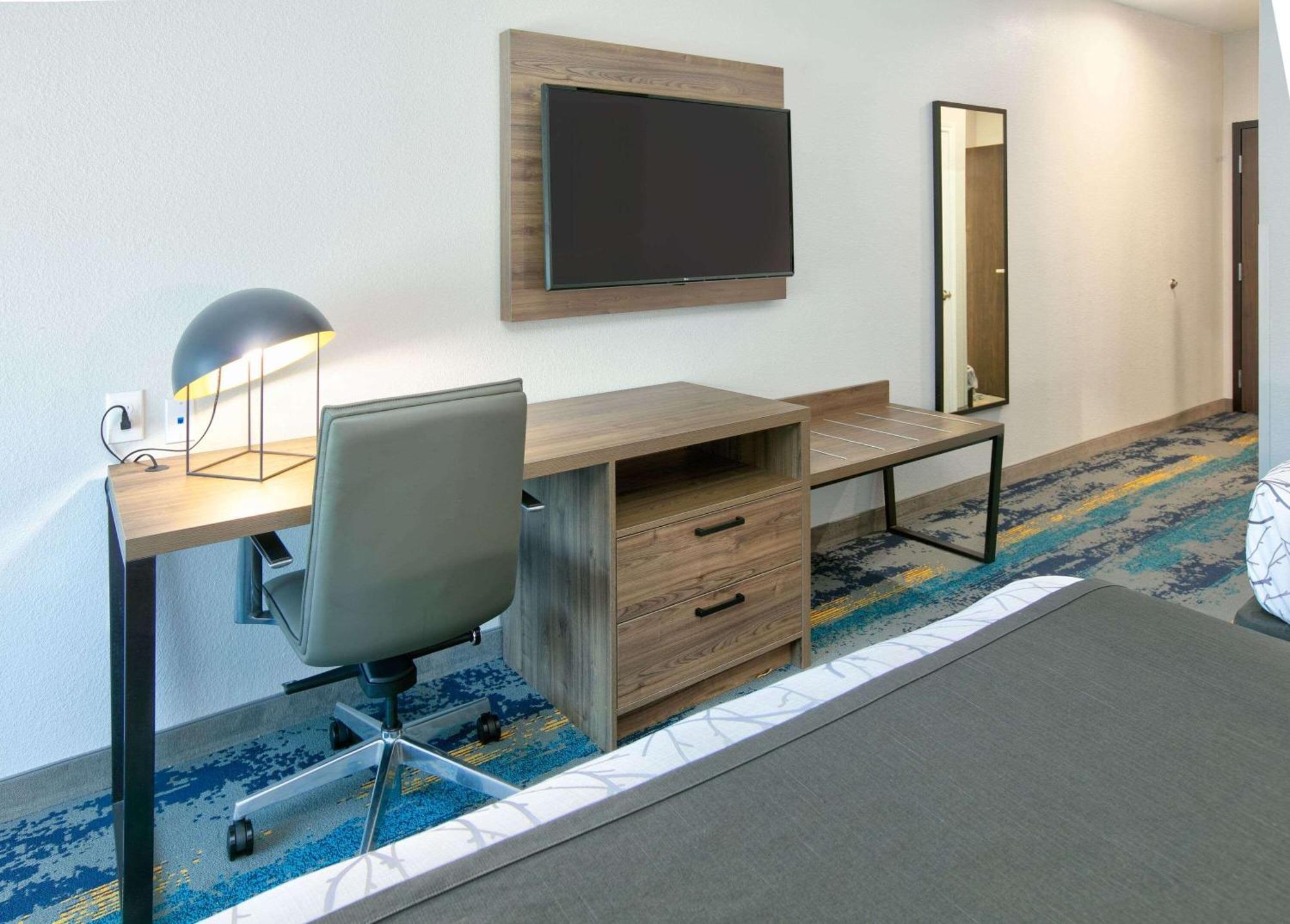 La Quinta Inn & Suites By Wyndham Dallas/Fairpark מראה חיצוני תמונה